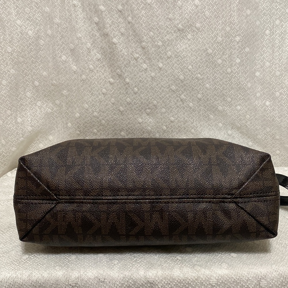 *SOLD*MICHAEL Michael Kors Aubrey Satchel In Brown/Luggage - Picture 10 of 17